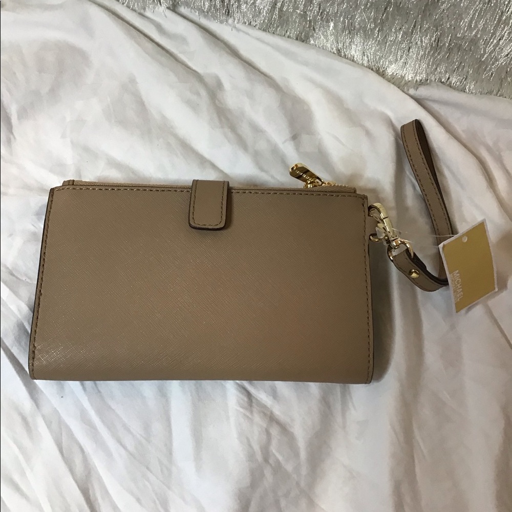 MK khaki jet set double zip wristlet - Picture 2 of 4